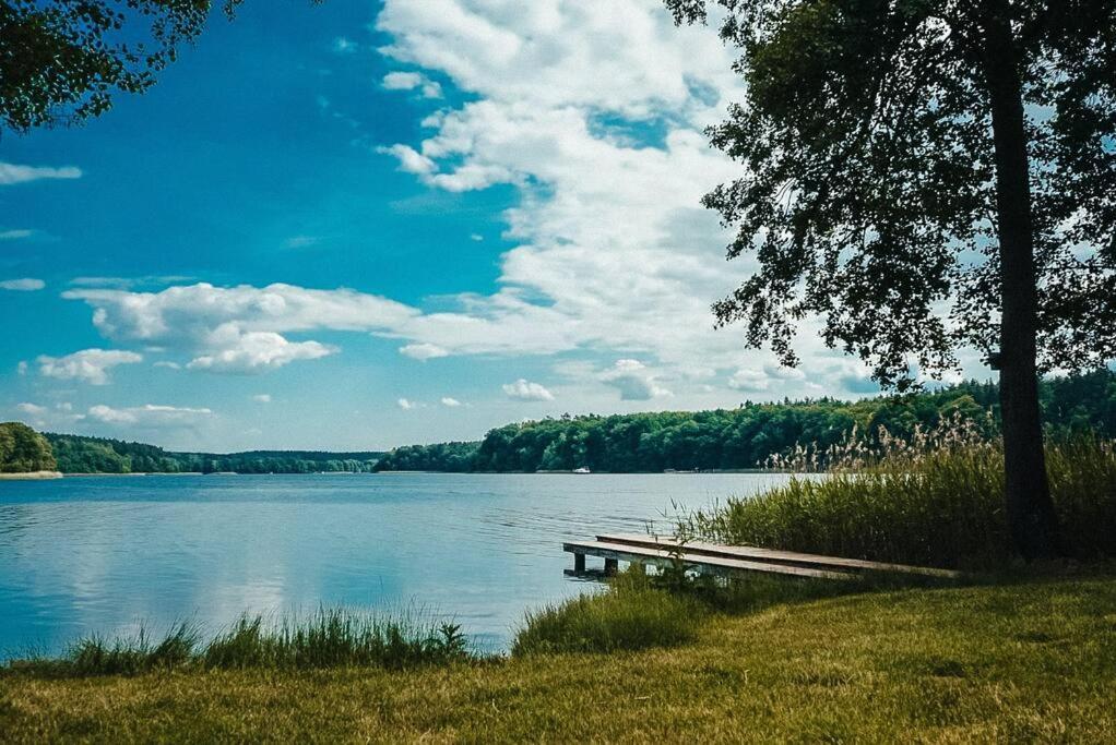 Holzhaus direkt am See Priepert Exterior foto