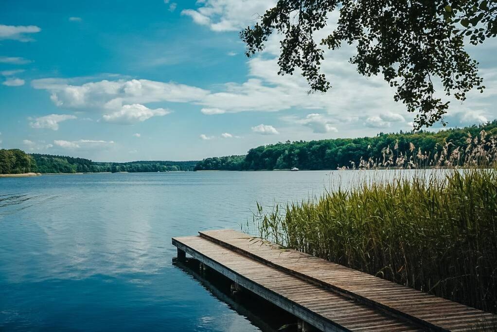 Holzhaus direkt am See Priepert Exterior foto