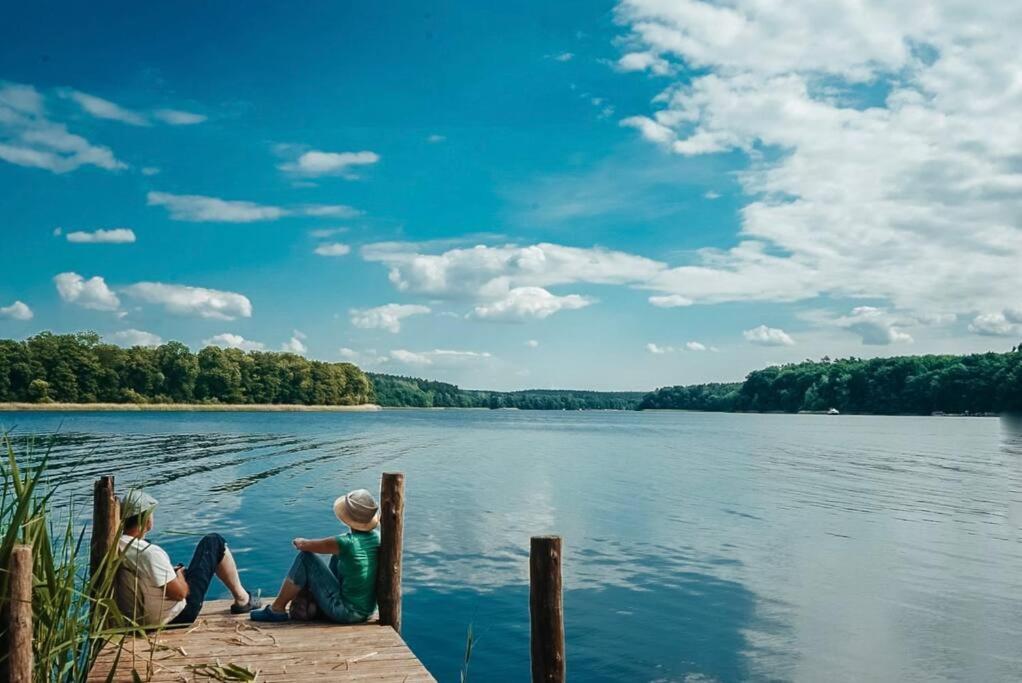 Holzhaus direkt am See Priepert Exterior foto
